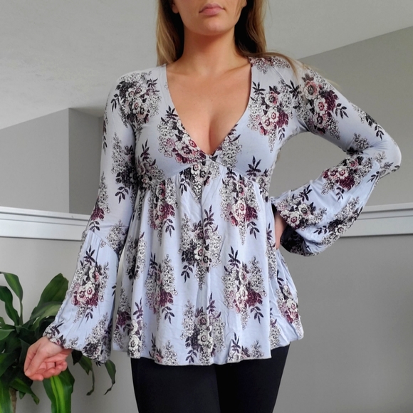 Free People Floral Bell Sleeve Blouse XS - Picture 2 of 8